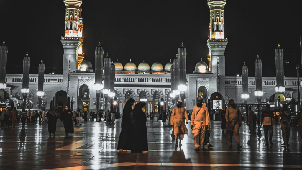 Why Manaseek Works With Only a Few Pilgrims — The Value of Personalised Sacred Journeys